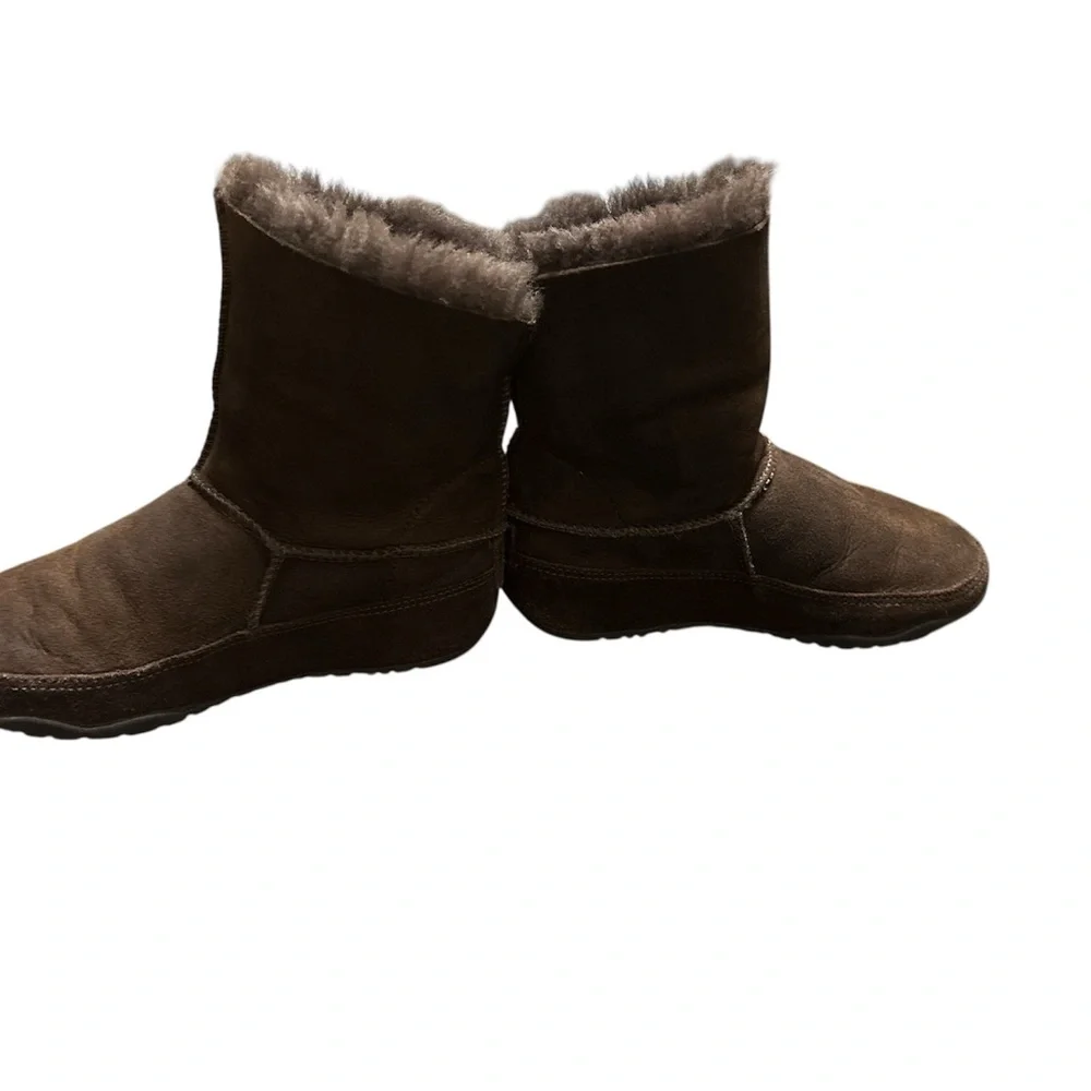Fitflop Mukluk Sheepskin winter Boots,size 2